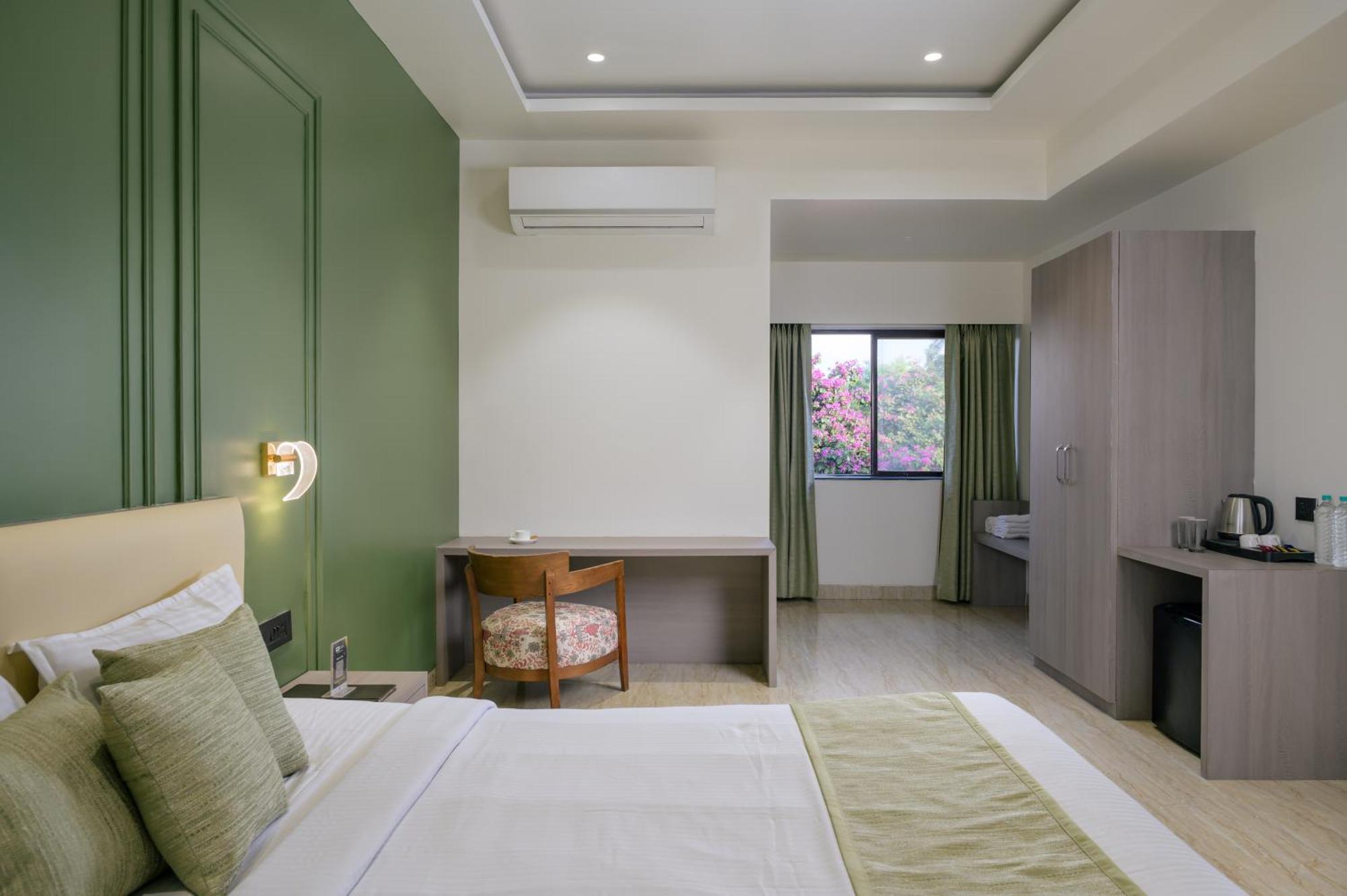 The Grand Neelam 호텔 Rāipur 외부 사진